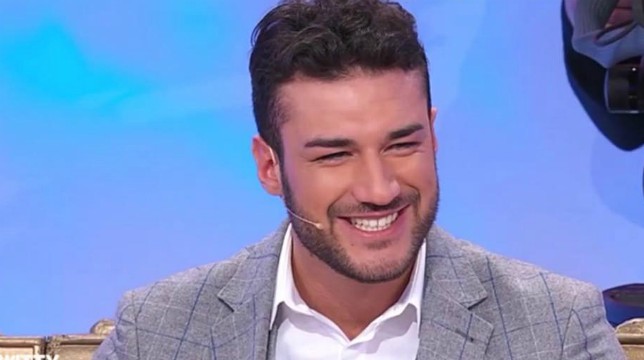 Uomini e Donne in onda oggi, giovedì 24 gennaio, il trono classico: la finta scelta di Lorenzo Riccardi