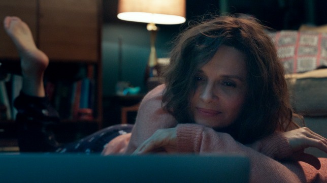 Who You Think I Am: recensione del dramma francese con Juliette Binoche presentato al Festival di Berlino 2019