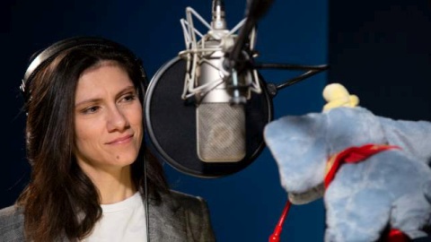 Dumbo: Elisa interpreta l'adattamento dell'iconica "Bimbo Mio"