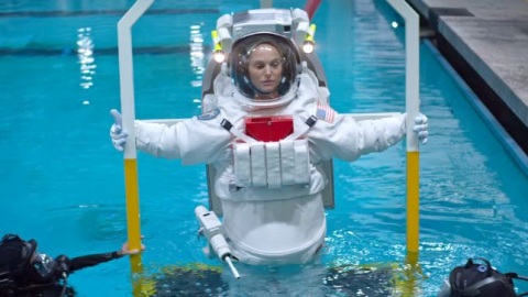 Lucy in the Sky, Natalie Portman astronauta gelosa nel primo trailer 