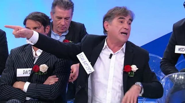 Uomini e Donne, Maria De Filippi caccia via Gian Battista, il cavaliere ha spinto una sua collaboratrice