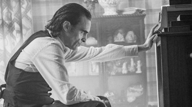 Joker con Joaquin Phoenix, una nuova immagine mentre il film è al montaggio