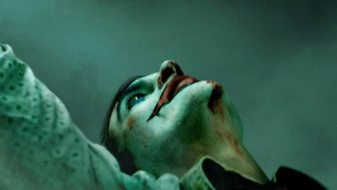 Joker: domani il primo trailer, ecco intanto il teaser poster con Joaquin Phoenix