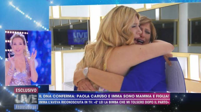 La sconcertante scoperta di Paola Caruso che ritrova la madre biologica, video