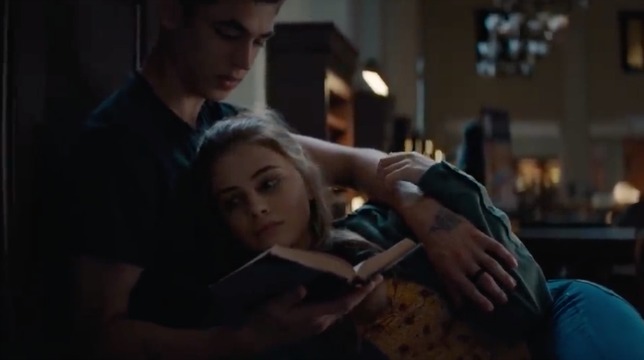 After: Tessa e Hardin in fuga dopo aver passato una notte fra i libri
