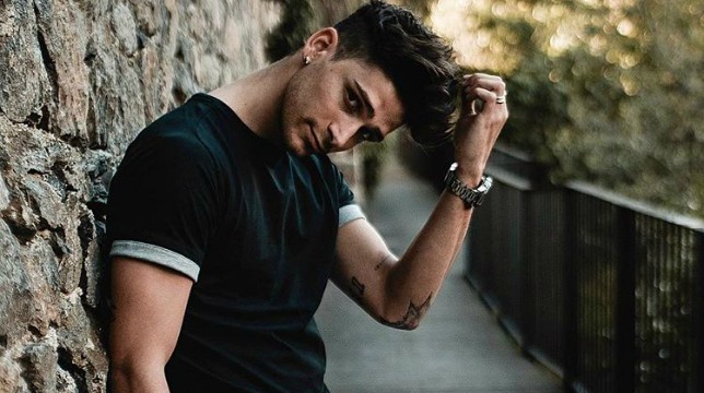 Uomini e Donne, guai in vista per Manuel Galiano: il corteggiatore di Giulia Cavaglia beccato a baciare un'altra