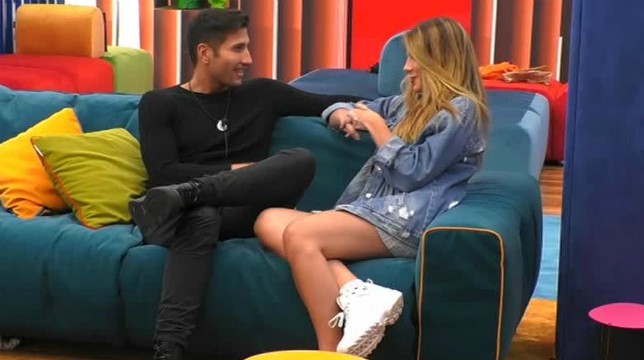 Grande Fratello 2019: Gianmarco Onestini e la cotta per Ivana, le confessioni nella notte a Kikò