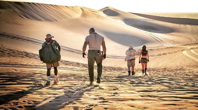 Jumanji 3: Dwayne Johnson annuncia la fine delle riprese con una foto dal set al tramonto