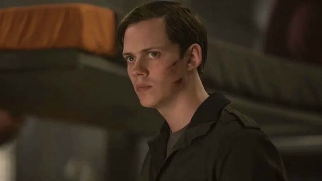 Anche Bill Skarsgård nel cast di Naked Singularity