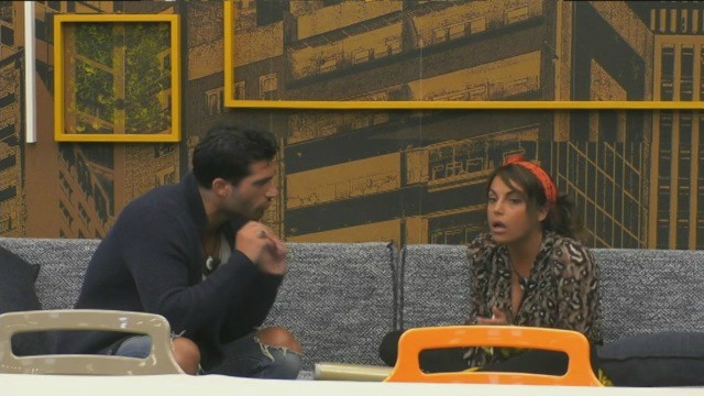 Grande Fratello, lite nella notte tra Michael Terlizzi e Francesca De Andrè che poi confida ad Erica: "E' ottuso!"
