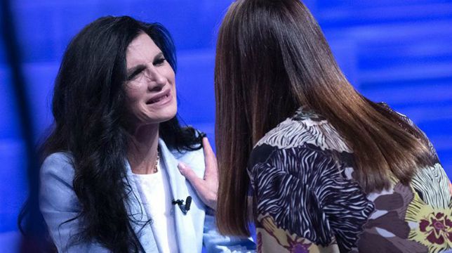 Pamela Prati, le dichiarazioni a Verissimo: "E' iniziato tutto a marzo del 2018"