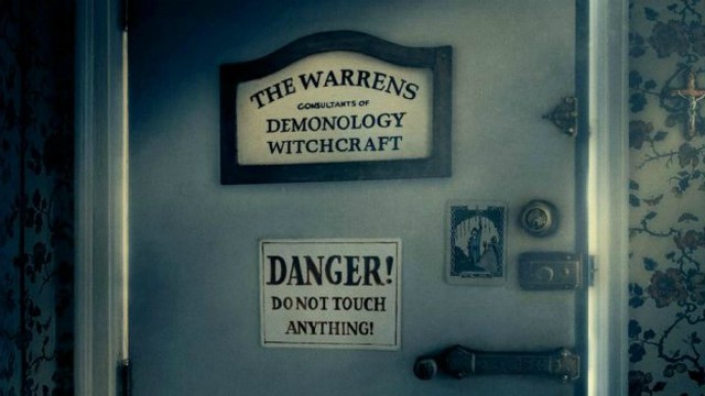 Annabelle 3: esploriamo la stanza dei reperti dei Warren!