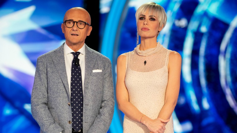 Gf Vip: Alfonso Signorini al timone della nuova edizione del reality, arriva l'indiscrezione