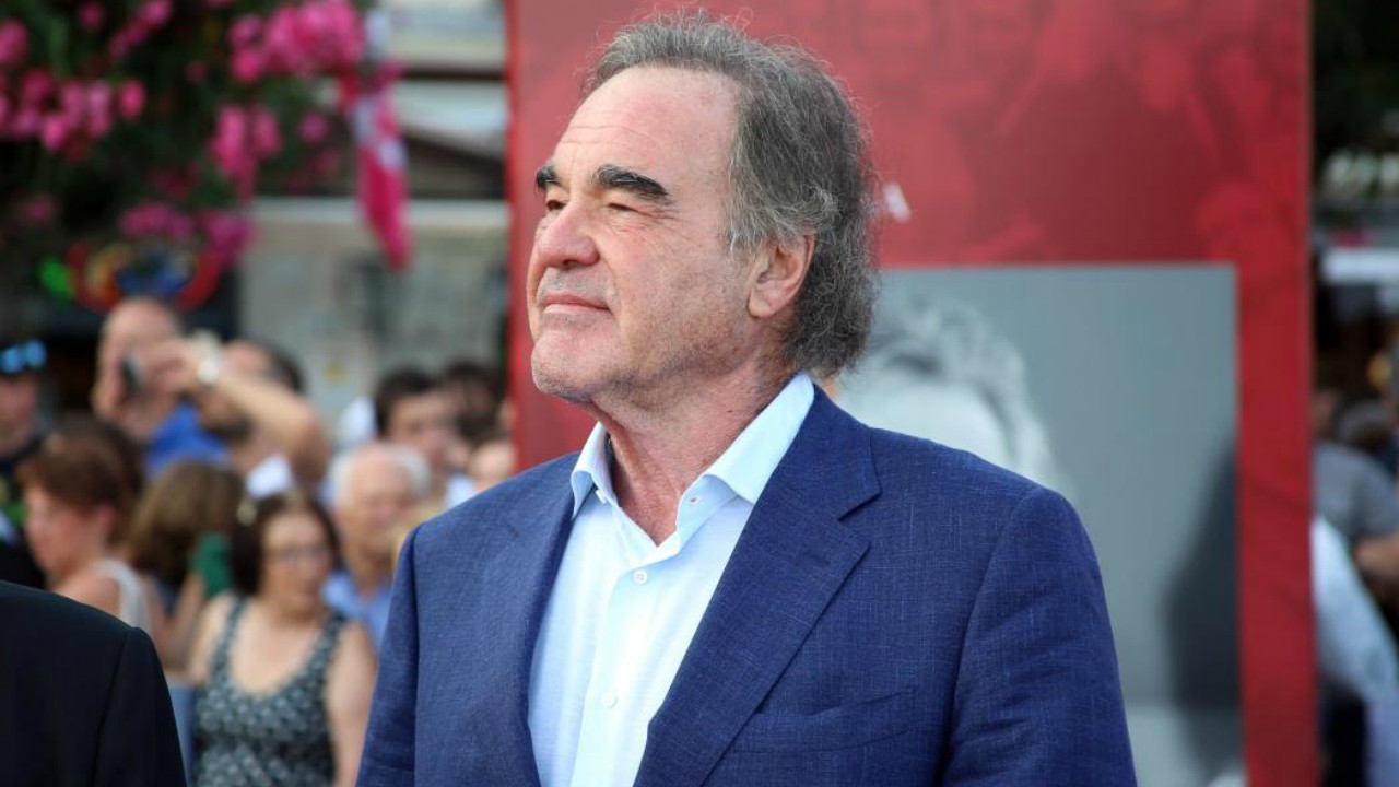 Oliver Stone ricorda Nato il quattro luglio nel Giorno dell'Indipendenza