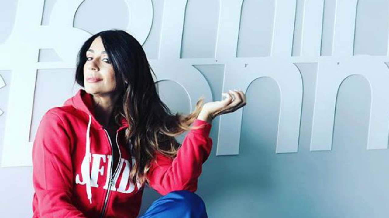 Uomini e Donne, Raffaella Mennoia frecciata ai tronisti: "Ragazzi belli e giovani, pensano che tutto gli sia dovuto"