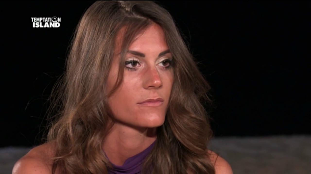 Temptation Island, anticipazioni: Ilaria in ginocchio per Massimo