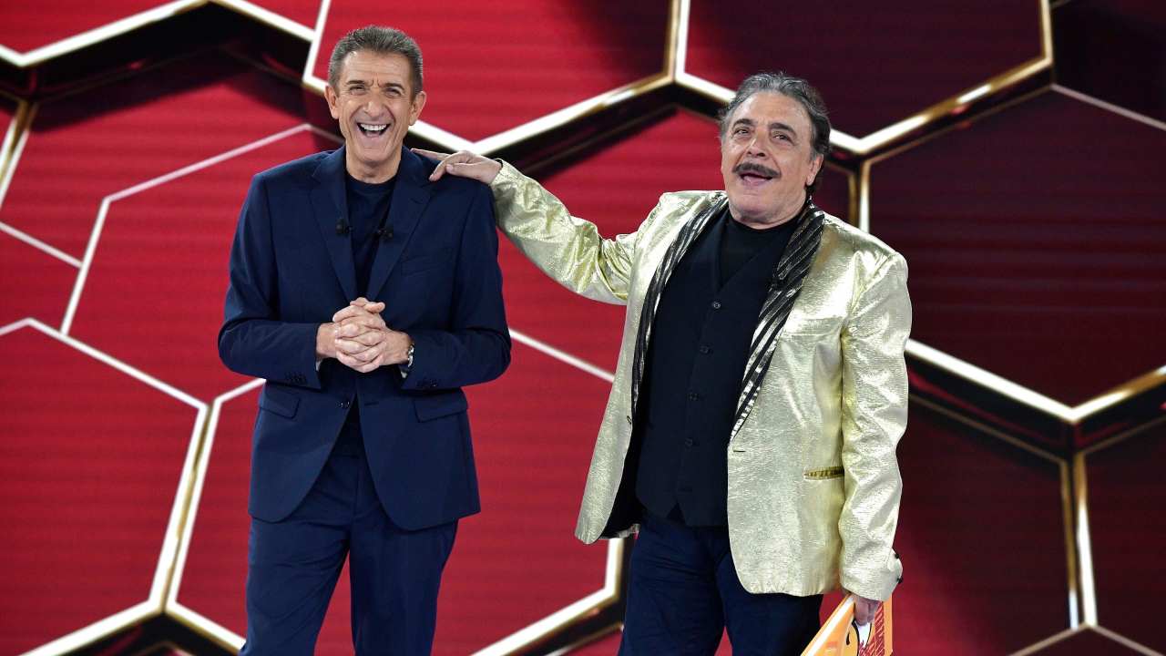 Finalissima de LA SAI L’ULTIMA? con Gerry Scotti, Nino Frassica e Pucci Finalissima de LA SAI L’ULTIMA? con Gerry Scotti, Nino Frassica e Pucci