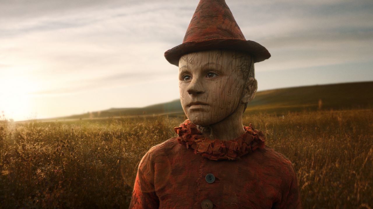 Pinocchio di Matteo Garrone: la prima foto di Federico Ielapi nei panni del burattino