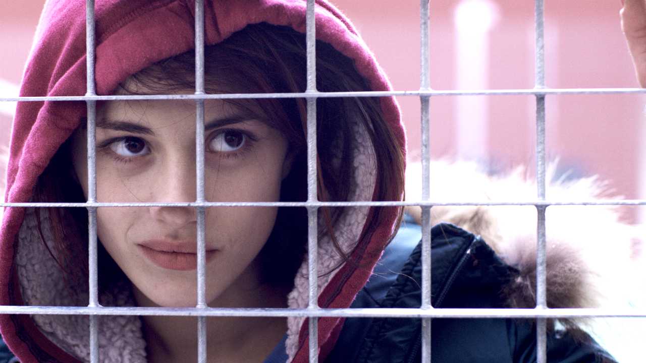 Fiore con Valerio Mastandrea, il film di Claudio Giovannesi in onda stasera su Rai 3