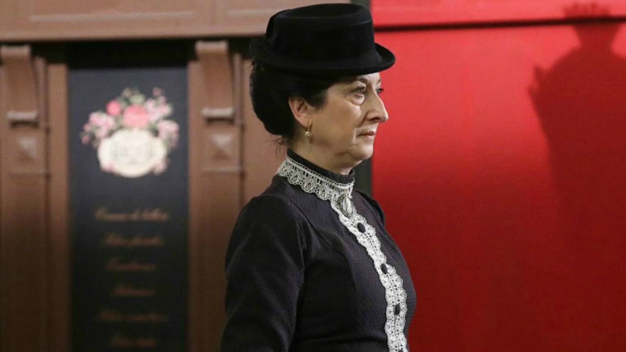 Una Vita Anticipazioni 23 agosto 2019: Ursula, armata, minaccia Leonor