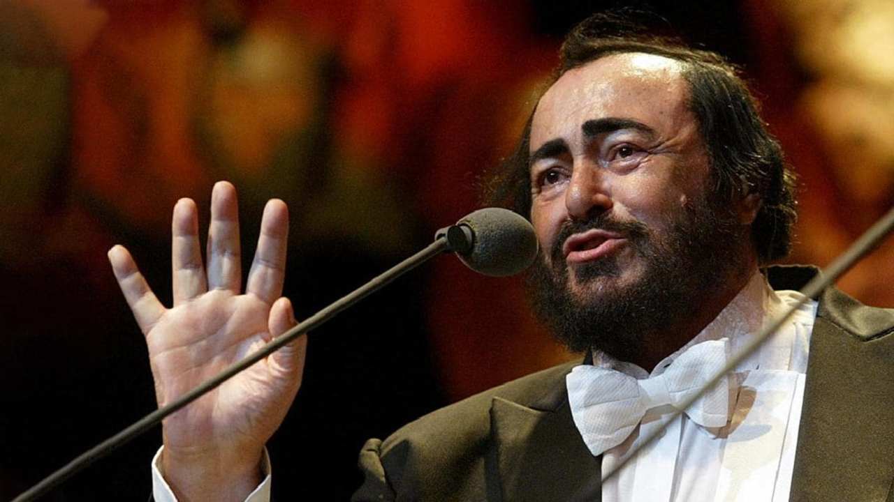 Techetechetè Superstar: stasera omaggio a Luciano Pavarotti su Rai1