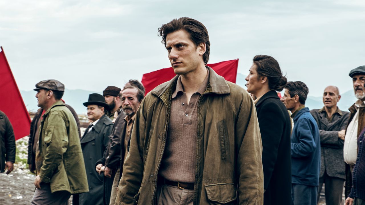 Martin Eden: la recensione del film di Pietro Marcello con Luca Marinelli in concorso al Festival di Venezia 2019