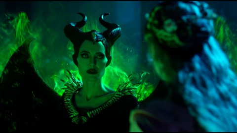Maleficent - Signora del Male: a Roma l'anteprima europea del film Disney. Presenti Angelina Jolie e Michelle Pfeiffer
