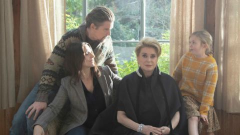 Le verità: il trailer italiano del film con Catherine Deneuve, Juliette Binoche e Ethan Hawke