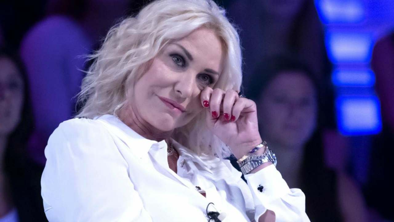 Antonella Clerici in lacrime a Verissimo: "La tv mi è stata tolta ingiustamente"
