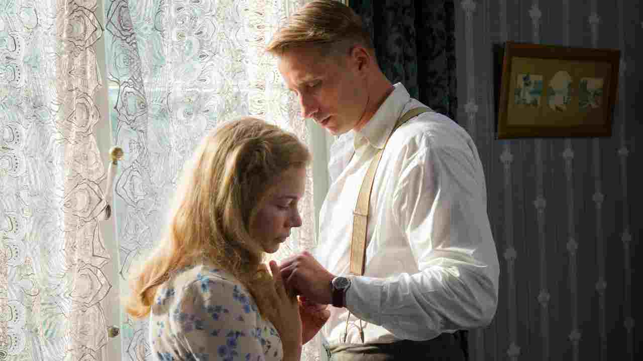 Suite francese: il film dal capolavoro di Irène Némirovsky stasera su Rai Movie
