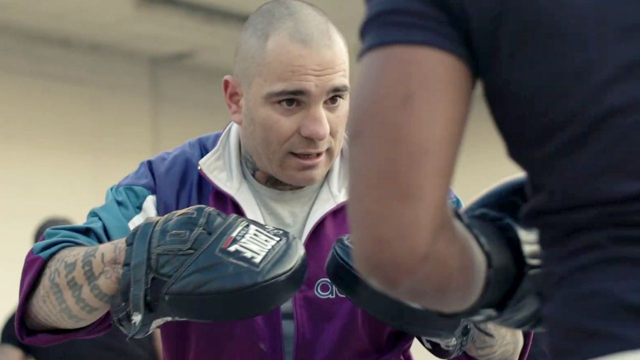 Pugni chiusi, il documentario su carcere e boxe, è in streaming su Infinity