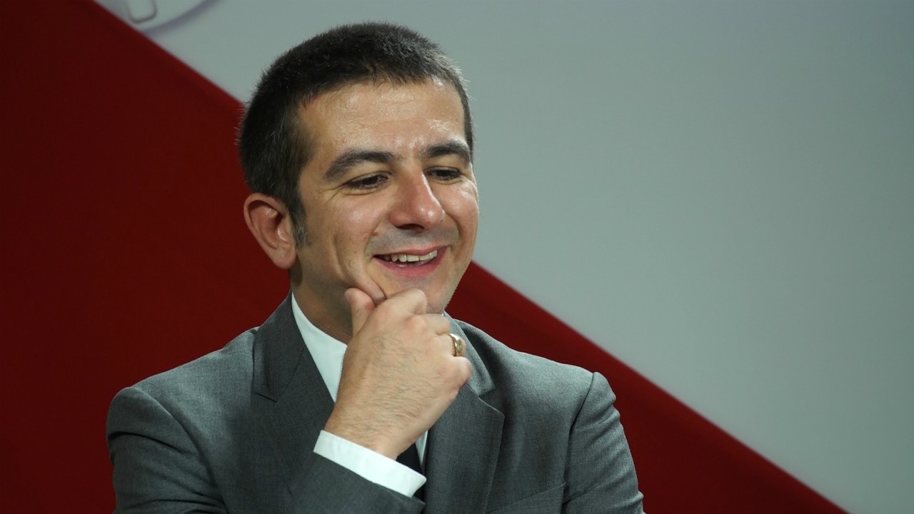 Appena un minuto: la nostra intervista al regista Francesco Mandelli