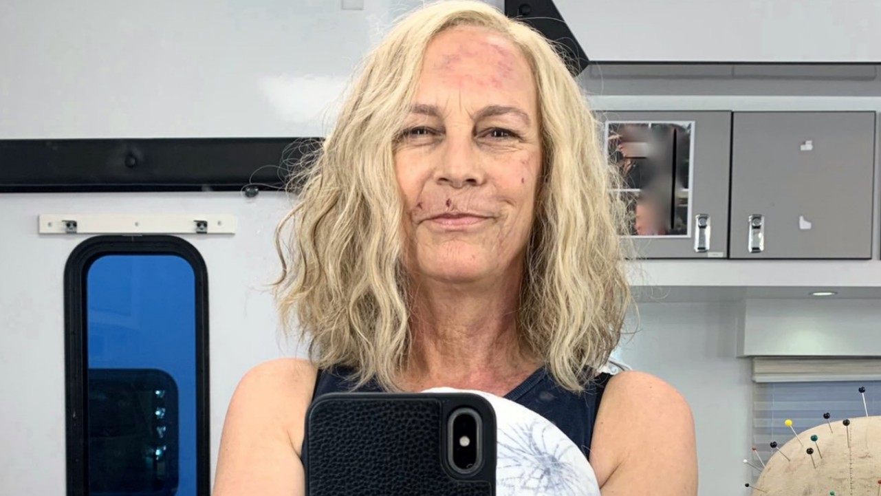 Halloween Kills: Jamie Lee Curtis nella prima foto dal set
