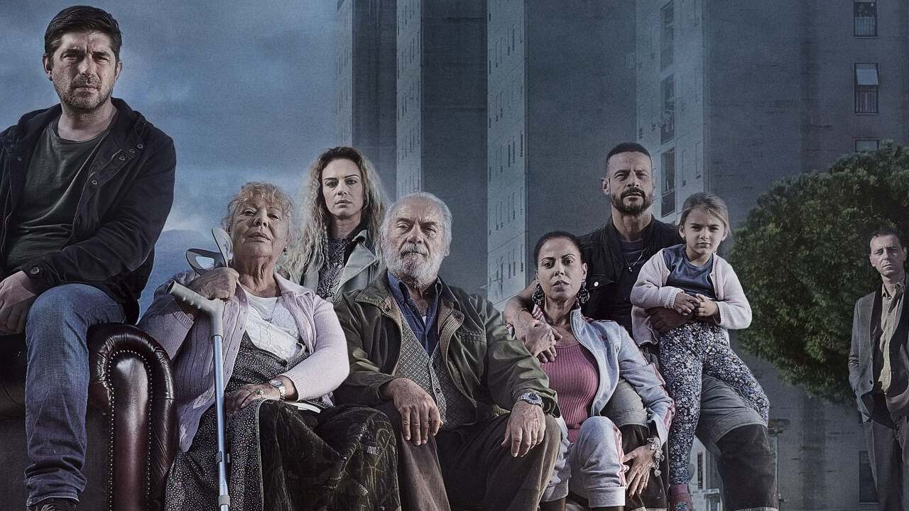 A Tor Bella Monaca non piove mai: l'esordio alla regia di Marco Bocci - Il poster in anteprima