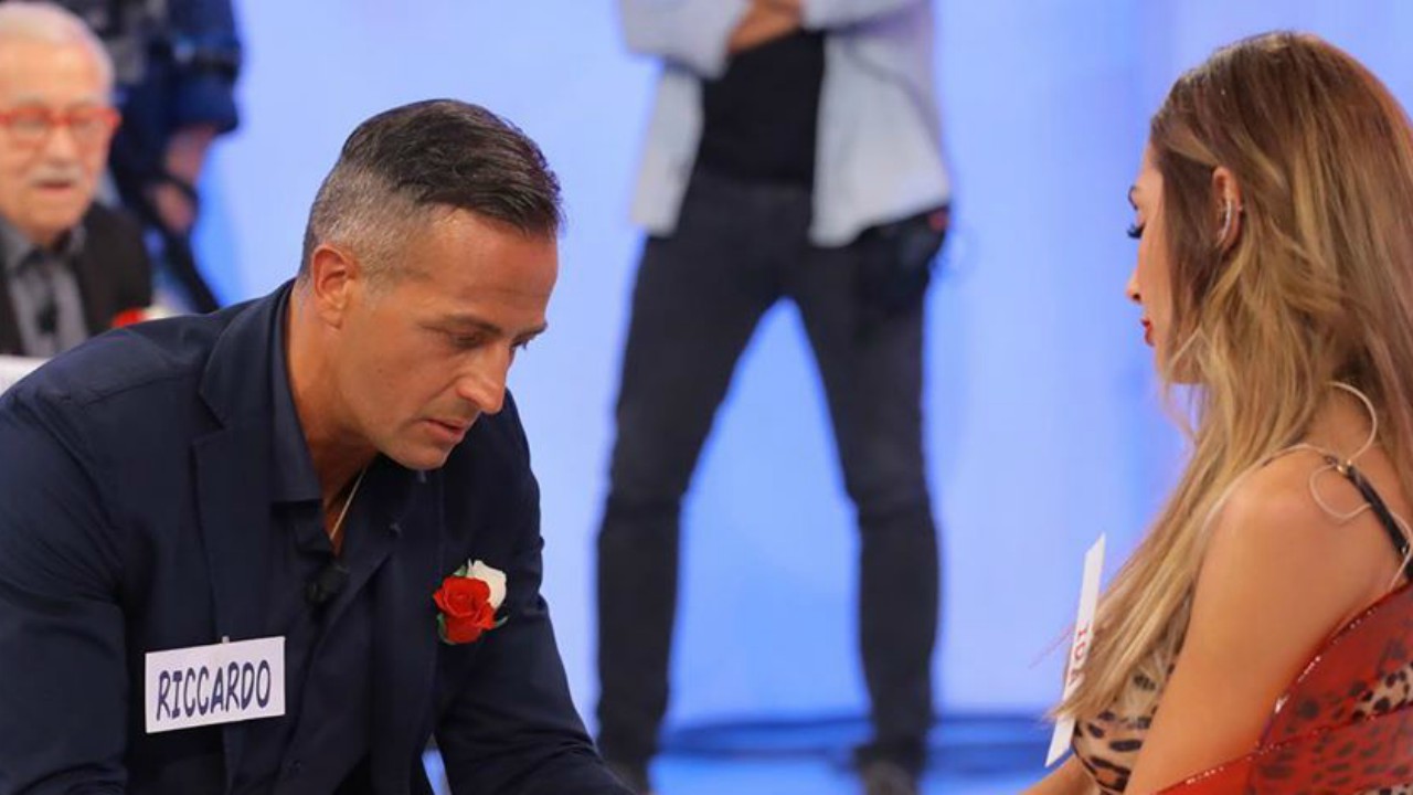 Uomini e Donne in onda oggi il trono over: Gemma delusa, Riccardo in lacrime per la decisione di Ida
