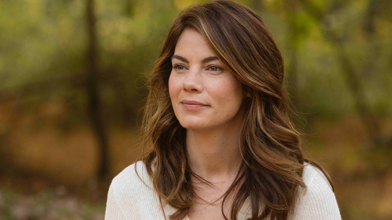 Michelle Monaghan nel film horror The Craft, remake di Giovani streghe
