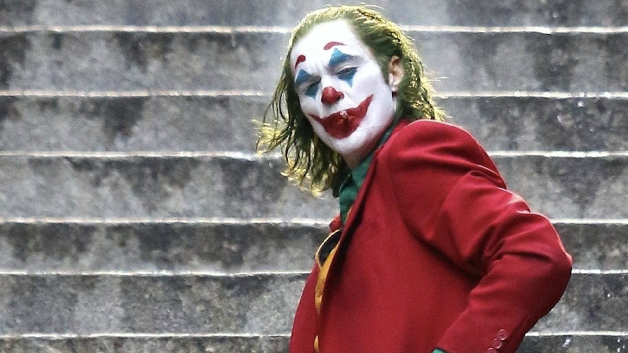 Joker batte il record di Deadpool e Ryan Reynolds si congratula... a modo suo