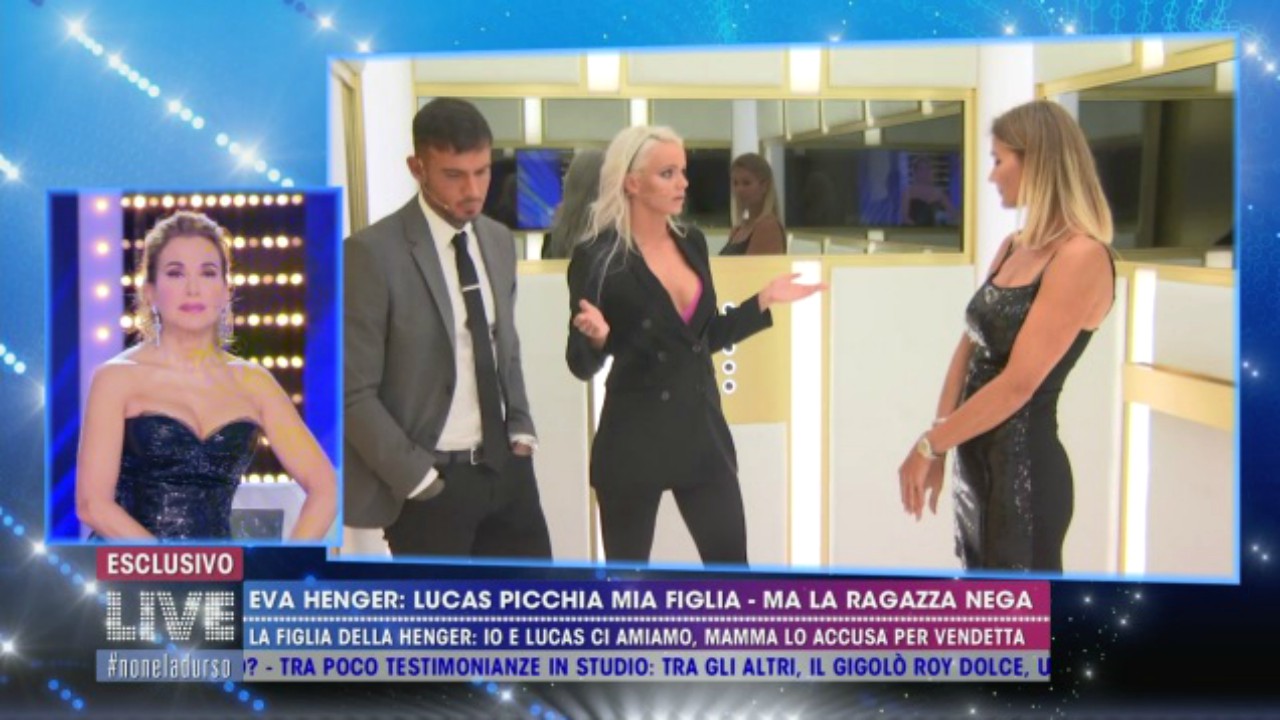 Eva Henger, Lucas Peracchi e Mercedesz a Live-Non è la d’Urso: il video dell'acceso confronto