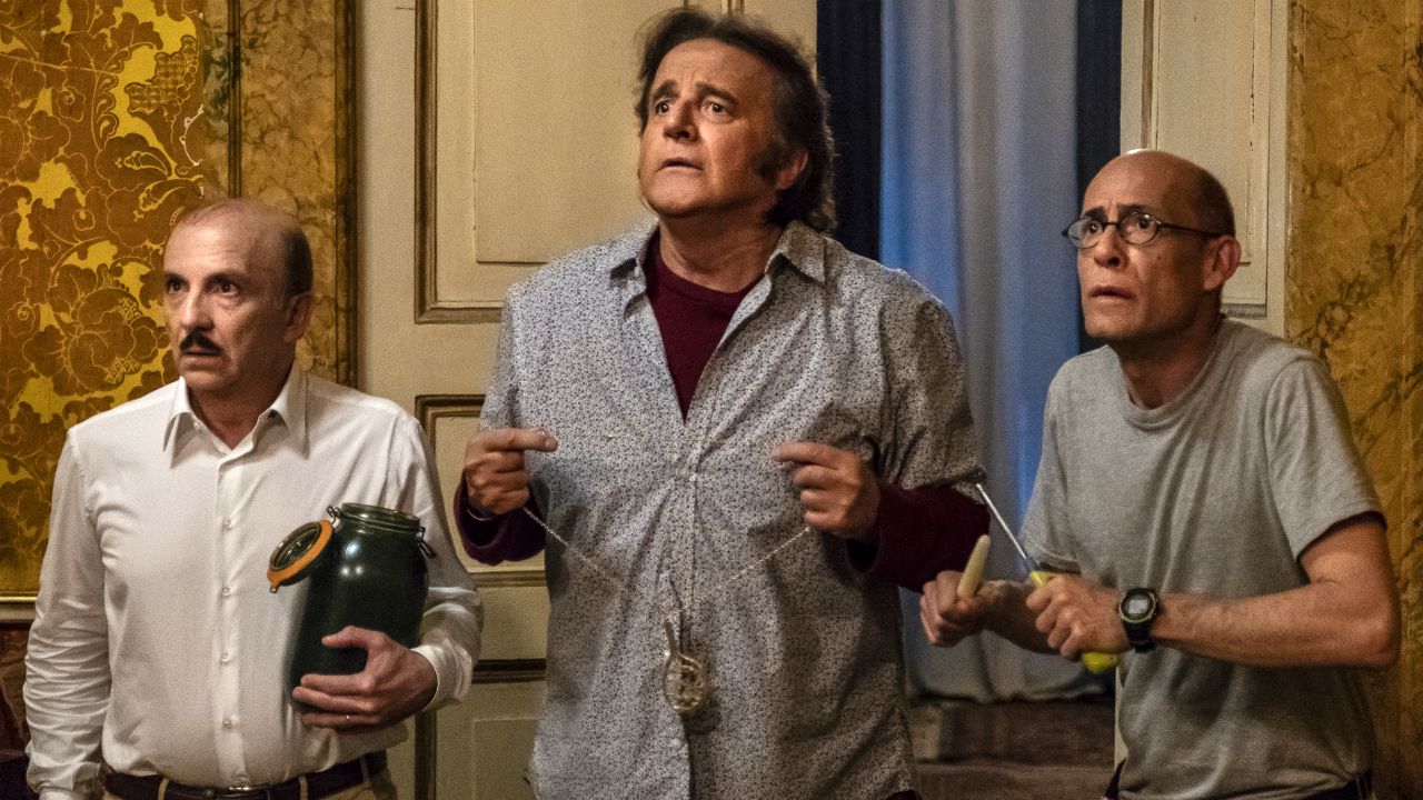 Sono solo fantasmi: Christian De Sica e i tanti ricordi di papà Vittorio, protagonista "occulto" del film