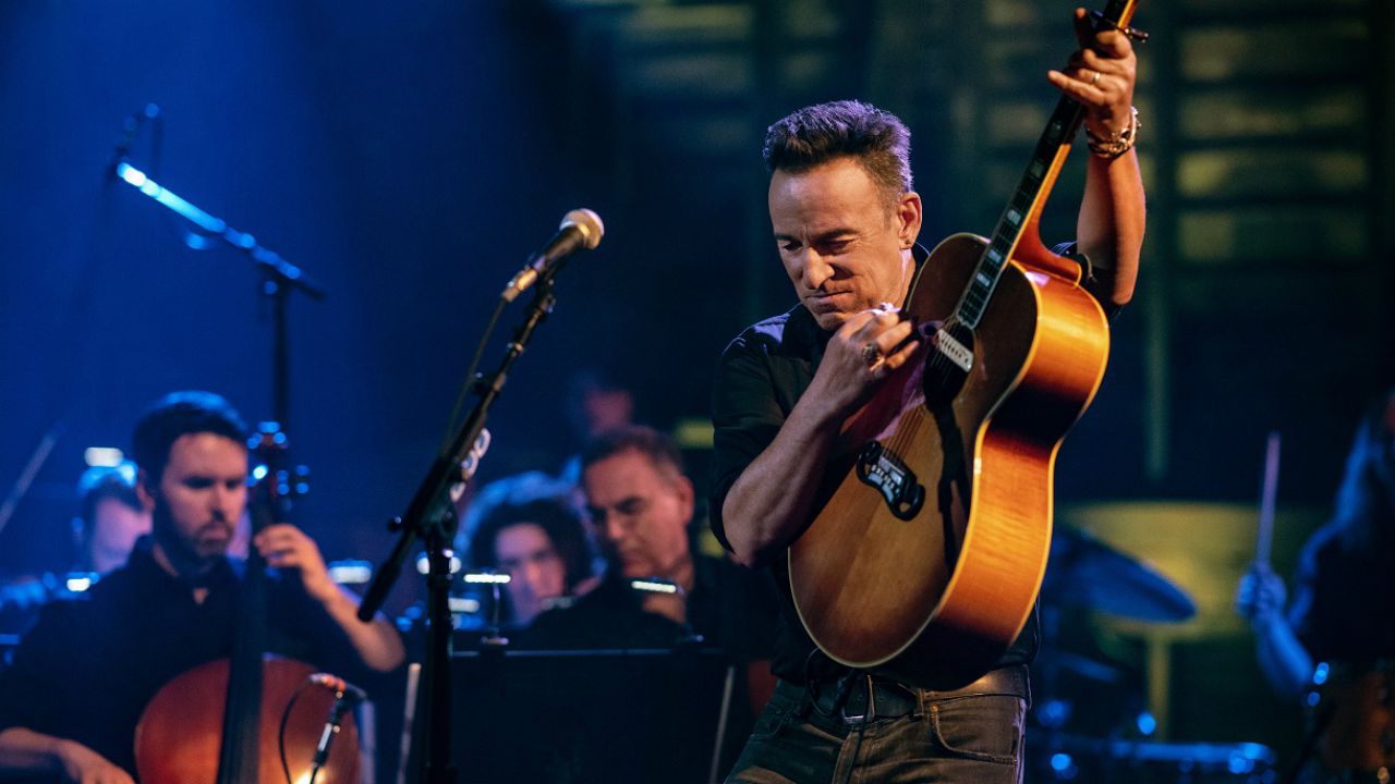 Western Stars: il trailer del film (concerto) con cui Bruce Springsteen esordisce alla regia