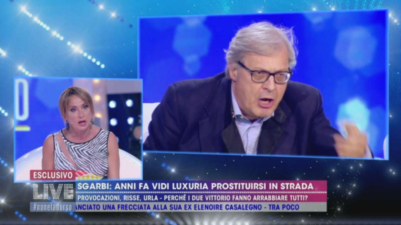 Vittorio Sgarbi, lite furiosa con Vladimir Luxuria: "Hai il c***o! Eri o no un uomo?", video