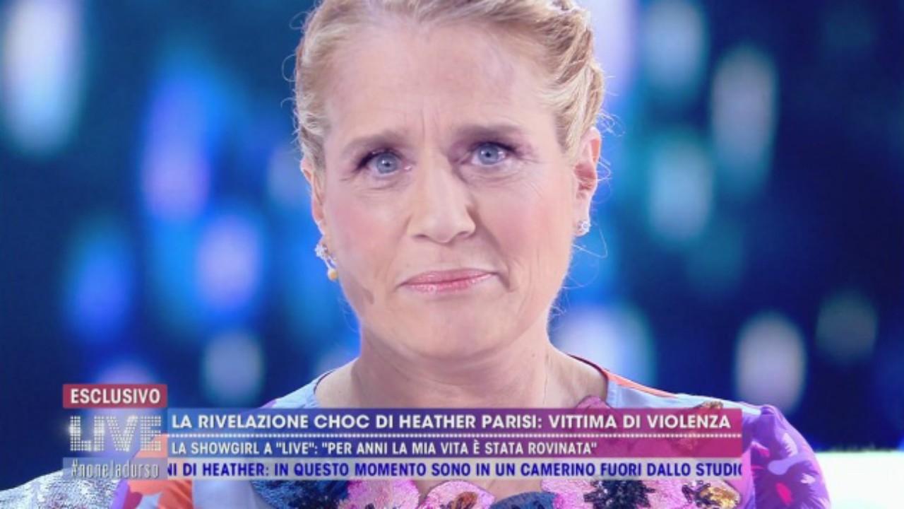 Heather Parisi a Live-Non è la d'Urso: "Per 7 anni sono stata picchiata con calci e pugni"