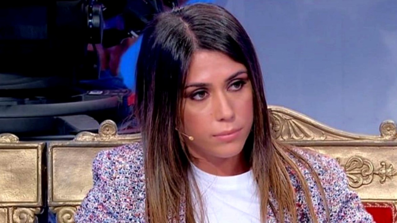 Uomini e Donne, in onda oggi il trono classico: ancora discussioni per Giulio, Giulia in crisi