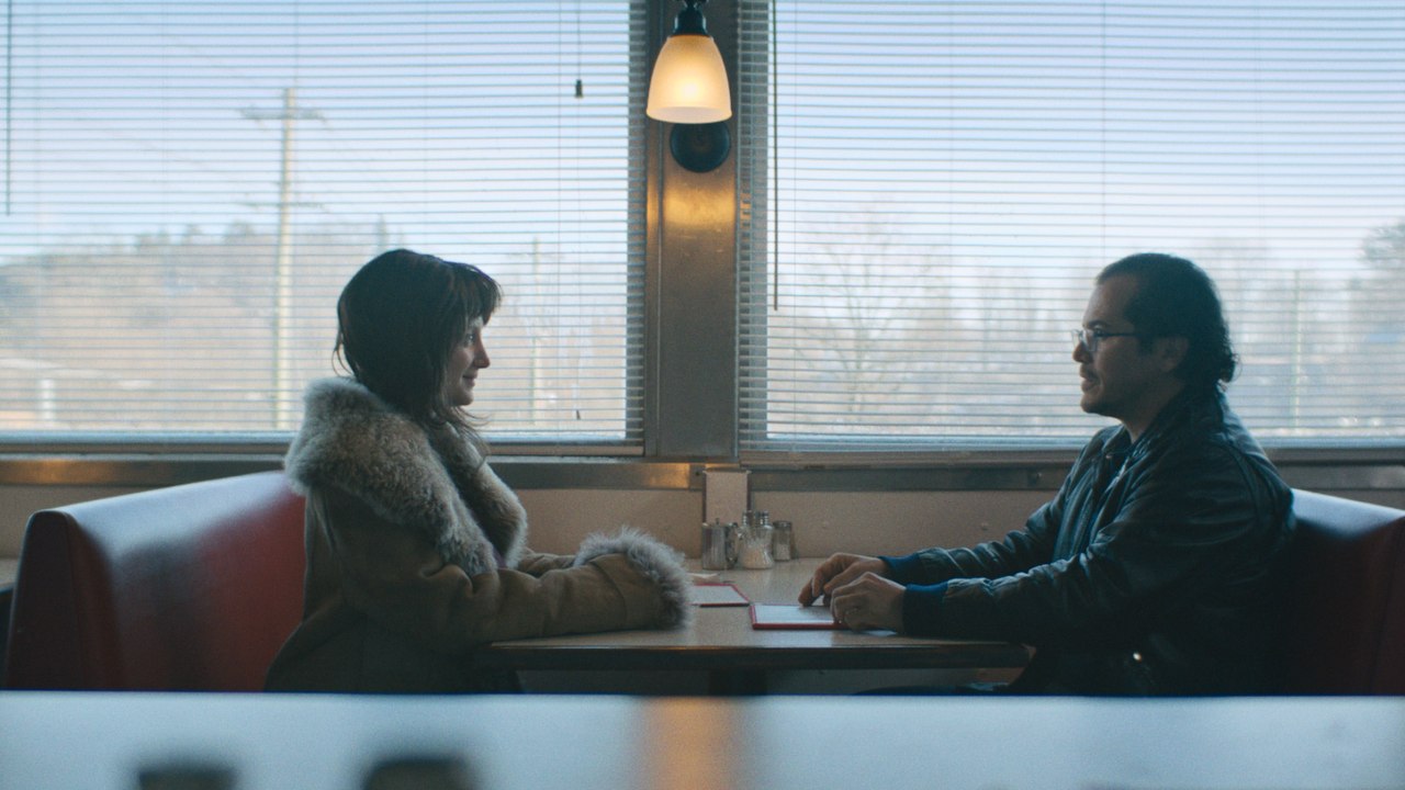 Nancy: John Leguizamo e Andrea Riseborough in una clip esclusiva del thriller