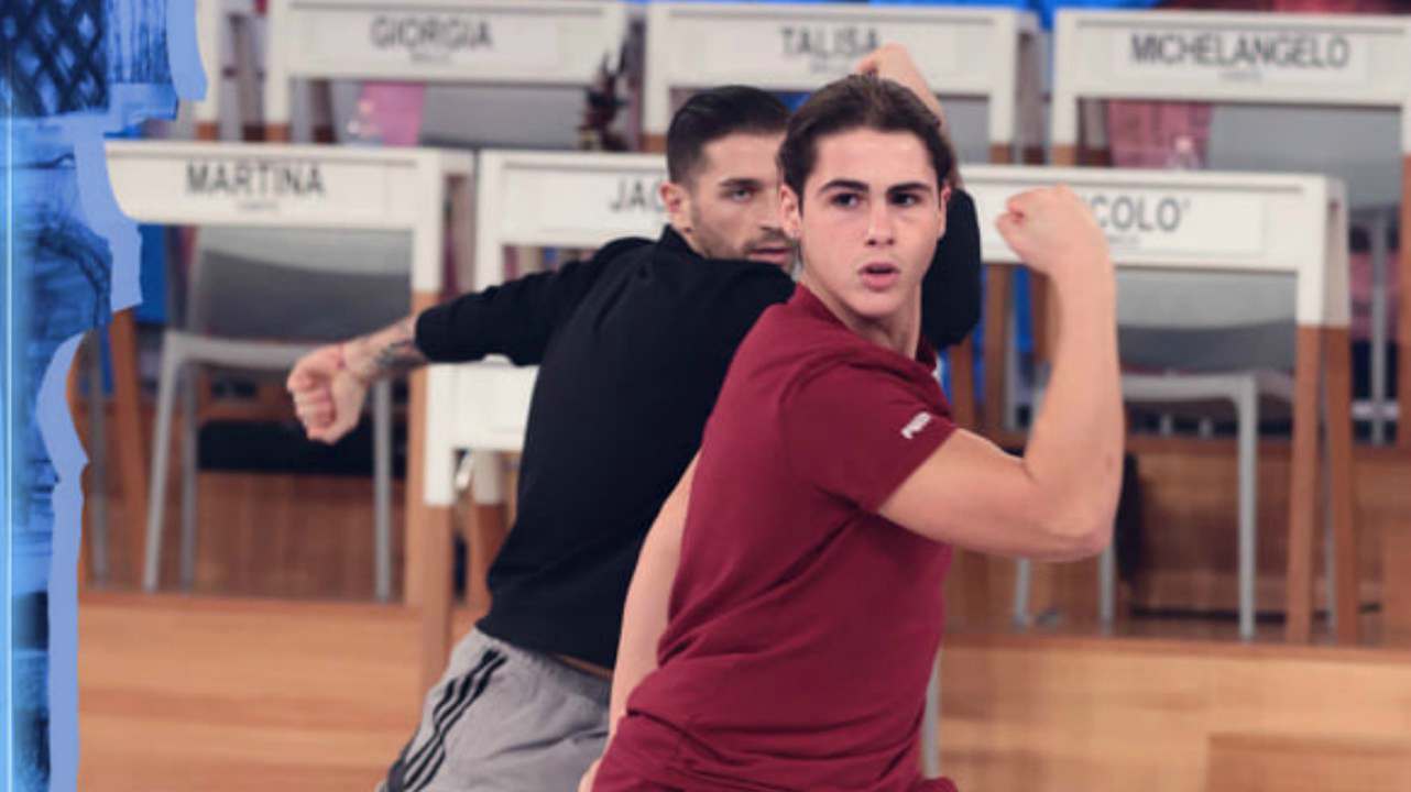 Amici 19, Alioscia Grossi non supera l’esame di sbarramento: il primo eliminato del talent show