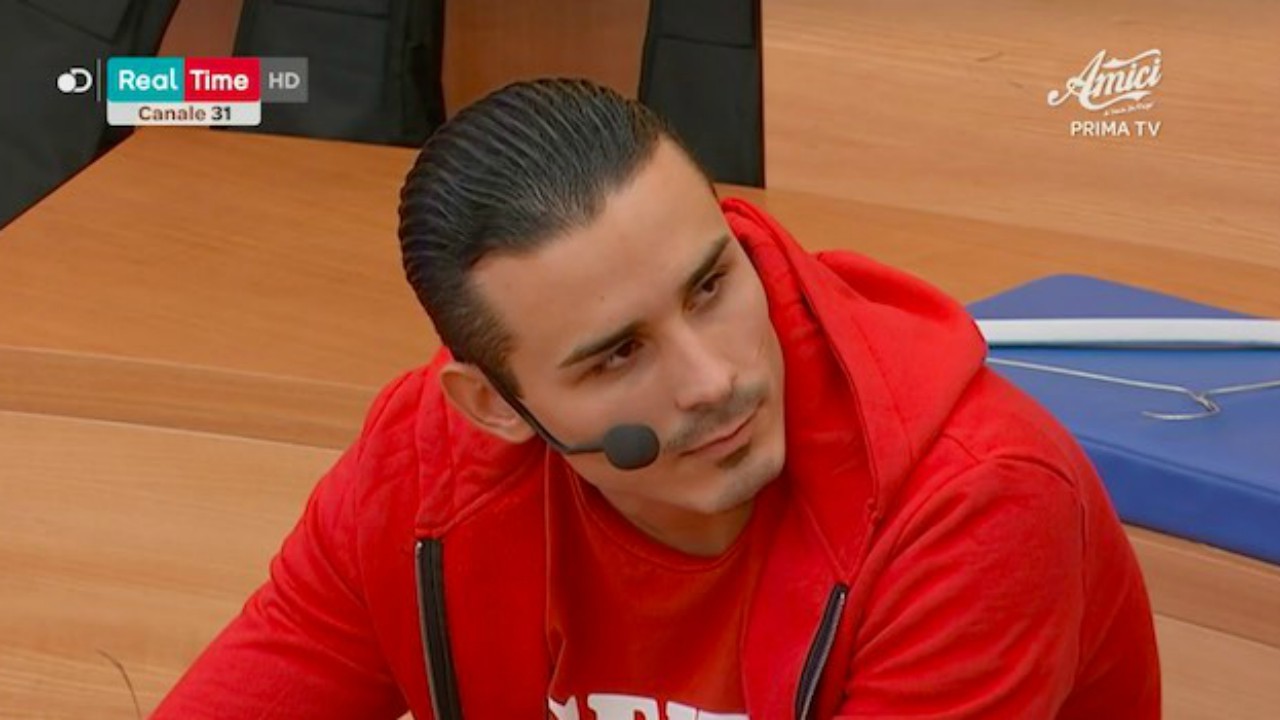 Amici 19: nuova protesta di Valentin, il ballerino a rischio