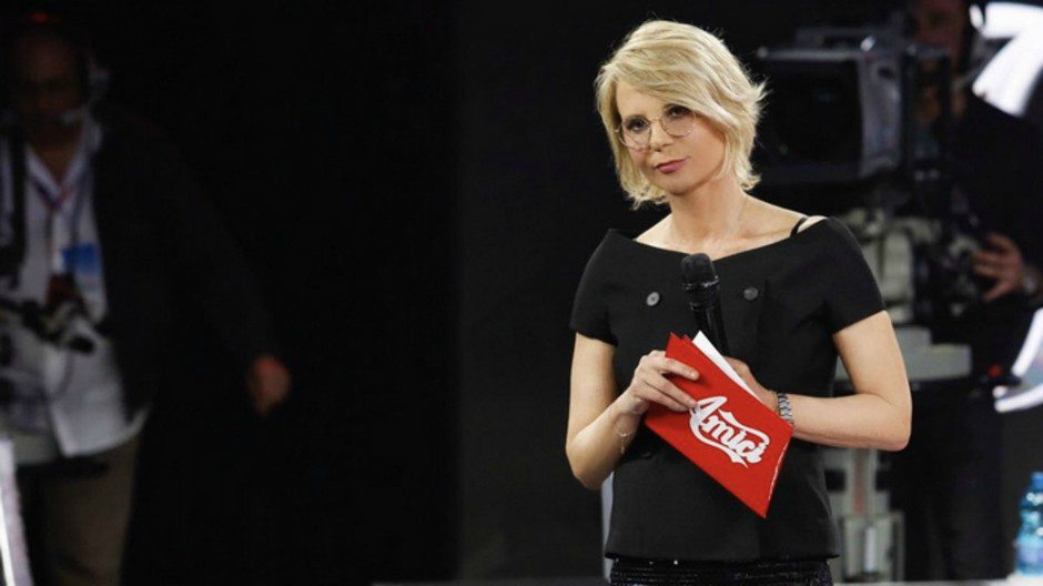 Maria De Filippi parla degli allievi di Amici e confessa: "Pensano addirittura di ritirarsi"