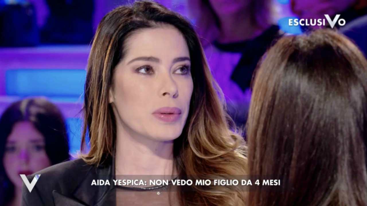 Aida Yespica racconta a Verissimo la straziante situazione con il figlio: “Non lo vedo da 4 mesi”