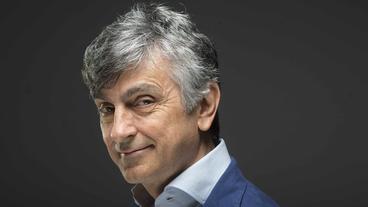 Salemme il bello... della diretta!: Stasera lo spettacolo teatrale Una festa esagerata