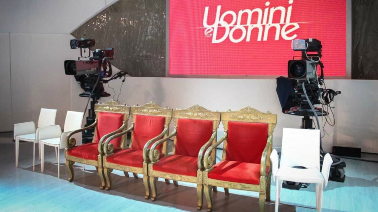 Uomini e Donne un ex gieffino sul trono al posto di Giulio Raselli